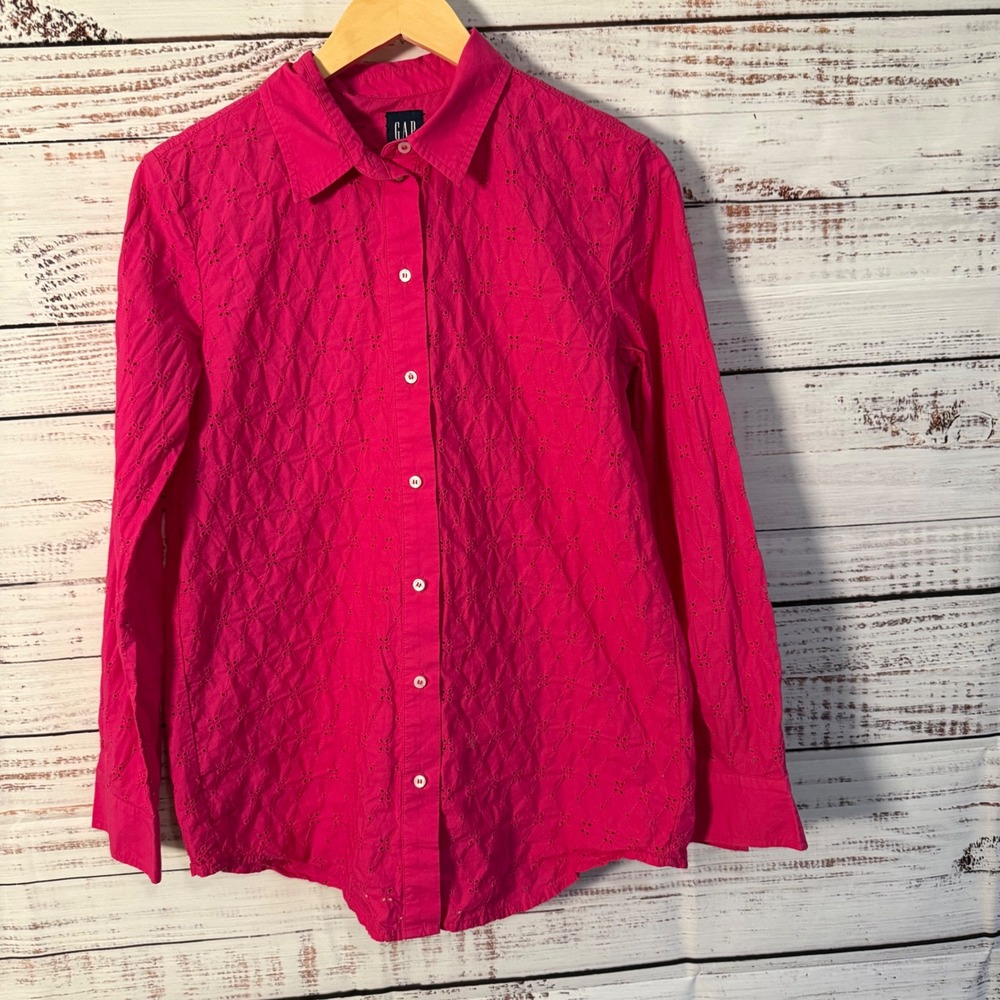 GAP Eyelet Button Down Shirt Women Small Pink Long Sleeve Cotton Excellent